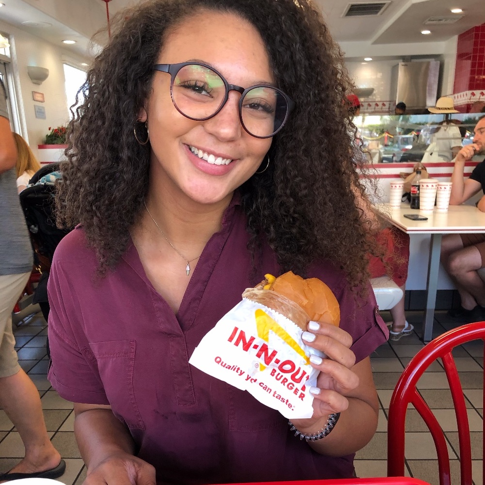 Meet your Posher, Yasmine